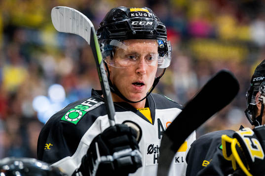 Dennis Sveum of Stavanger Oilers