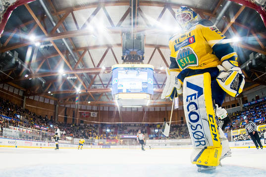Goaltender Oskar Östlund of Storhamar
