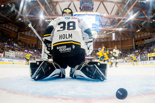 Goaltender Henrik Holm of Stavanger Oilers lets in 1-2