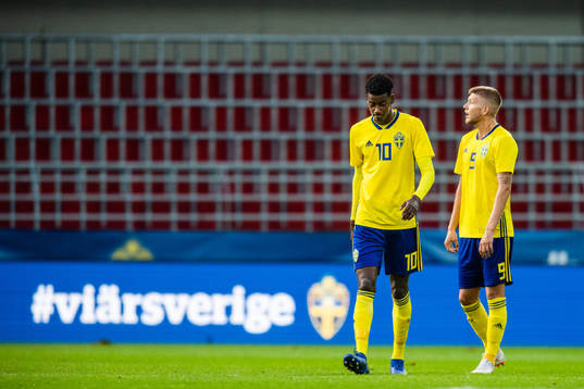 Sveriges Alexander Isak och Anton Salétros deppar