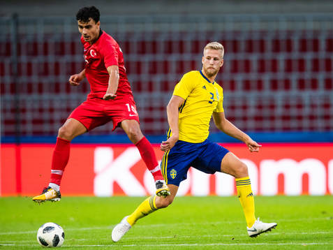 Turkiets Merih Demiral och Sveriges Filip Dagerstål