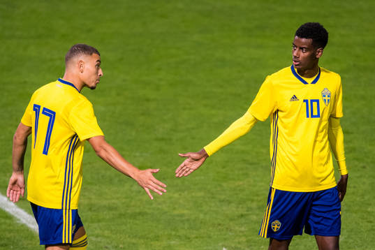 Sveriges Jordan Larsson och Alexander Isak