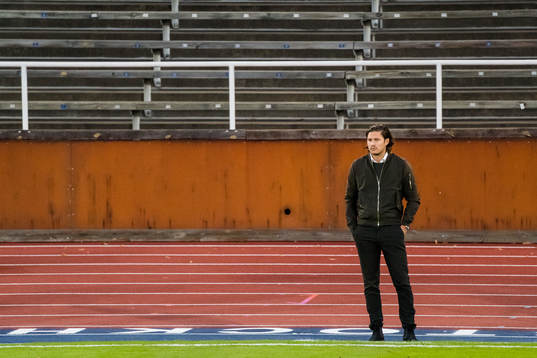 Hammarbys tränare Isak Dahlinunder fotbollsmatchen i