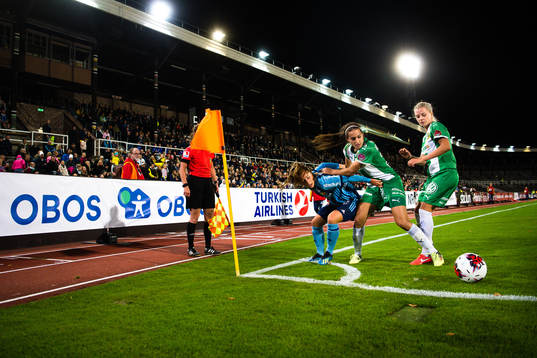 Djurgårdens Tilde Lindwall  i en kamp mot Hammarbys Sejde