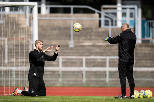 Målvakt Fredrik Andersson och målvaktstränare Jonnie