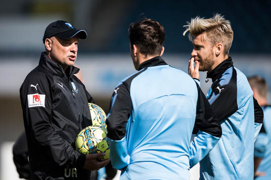 Tränare Uwe Rösler och Rasmus Bengtsson