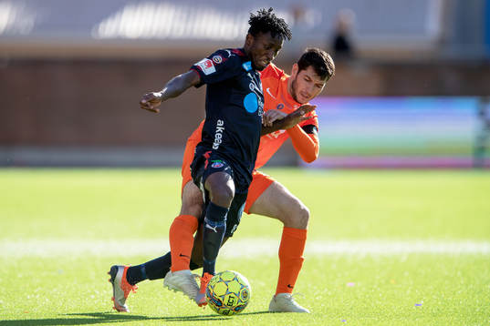 Helsingborgs Mamudu Moro och AFC Eskilstunas Anel Rashkaj
