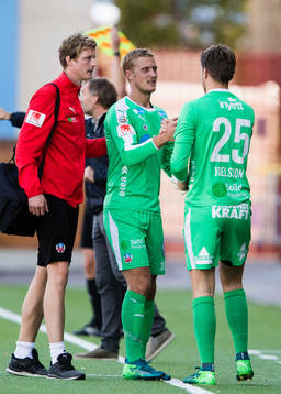 Helsingborgs målvakt Pär Hansson tvingas byta med