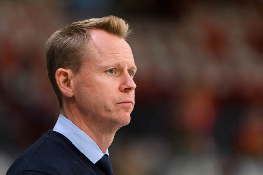 Djurgårdens tränare Robert Ohlsson innan ishockeymatchen