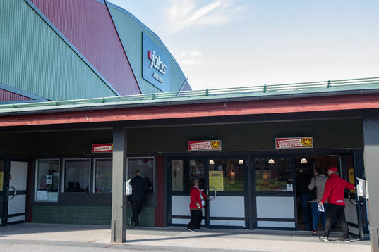 Jalas Arena exteriör innan ishockeymatchen i SHL mellan