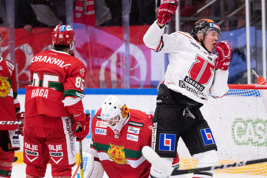 Örebros Jere Sallinen jublar