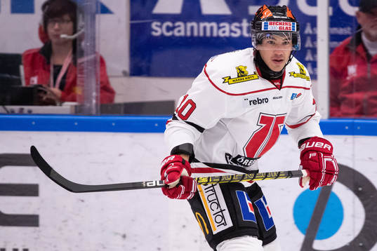 Örebros Shane Harper  i ishockeymatchen i SHL mellan Mora