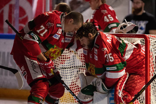 Moras Marek Daloga 0ch målvakt Christian Engstrand  i