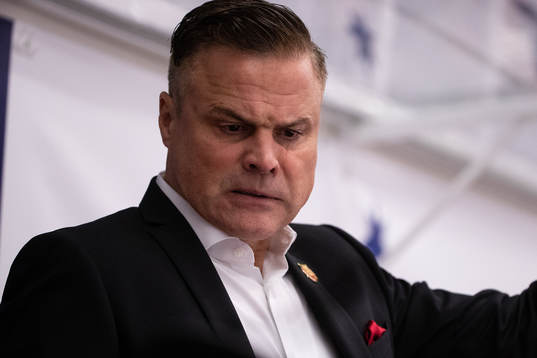 Moras assisterande tränare Barry Smith   i ishockeymatchen