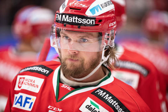 Moras Viktor Amnér  i ishockeymatchen i SHL mellan Mora