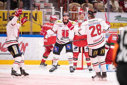 Örebros Anton Hedman jublar