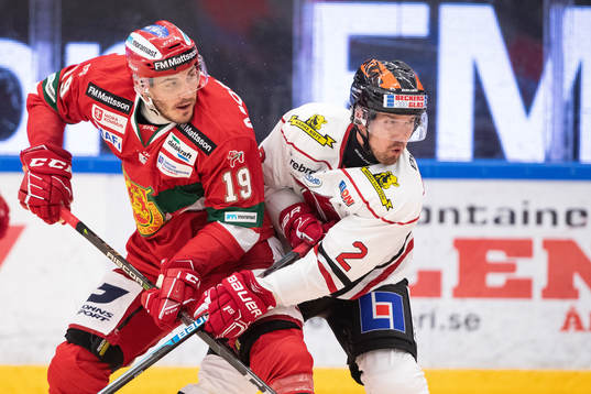 Moras John Persson och Örebros Rasmus Rissanen  i