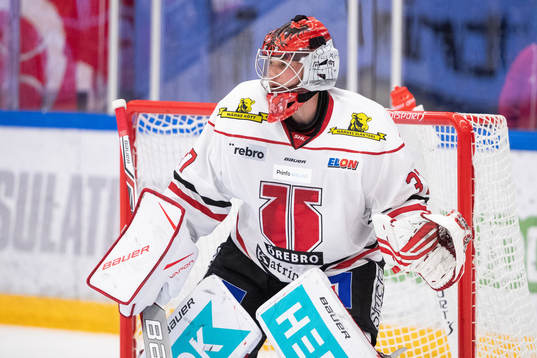 Örebros målvakt Eero Kilpeläinen  i ishockeymatchen i