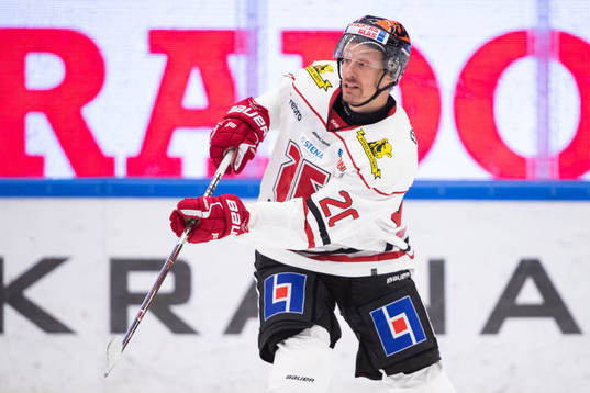 Örebros Marcus Weinstock  i ishockeymatchen i SHL mellan