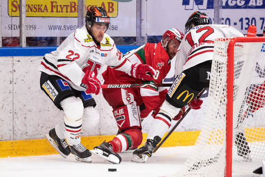 Örebros Jonathan Andersson och Moras Matej Galbavy och