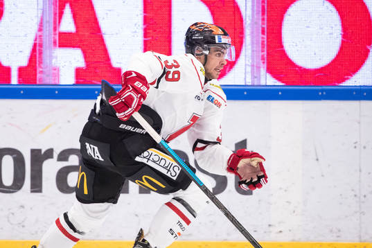 Örebros Jordan Boucher  i ishockeymatchen i SHL mellan