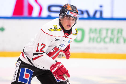 Örebros Glenn Gustafsson  i ishockeymatchen i SHL mellan