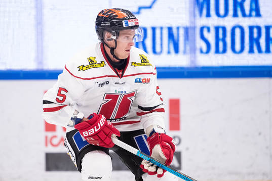 Örebros Gustav Backström  i ishockeymatchen i SHL mellan