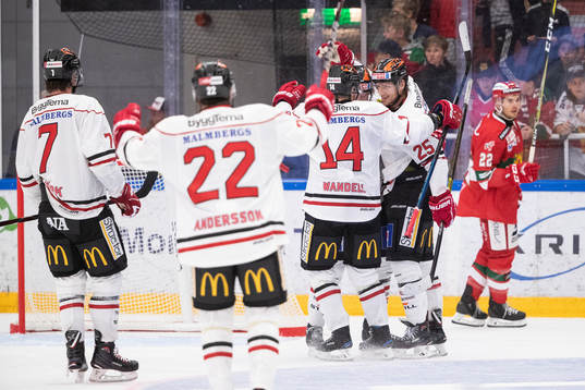 Örebros Anton Hedman jublar
