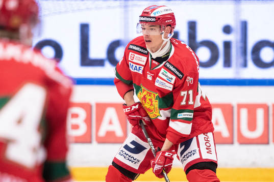 Moras Marek Daloga  i ishockeymatchen i SHL mellan Mora och