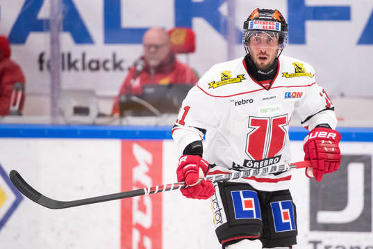Örebros Aaron Palushaj i ishockeymatchen i SHL mellan Mora