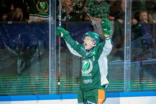 Färjestads Johan Ryno jublar
