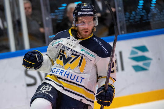 s Mattias Tedenby jublar
