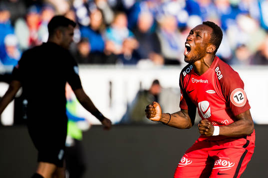 Daouda Bamba of Brann celebrates