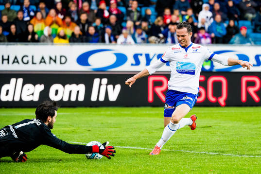 Kristoffer Haraldseid of Haugesund misses a chance