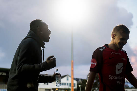 Daouda Bamba of Brann celebrates