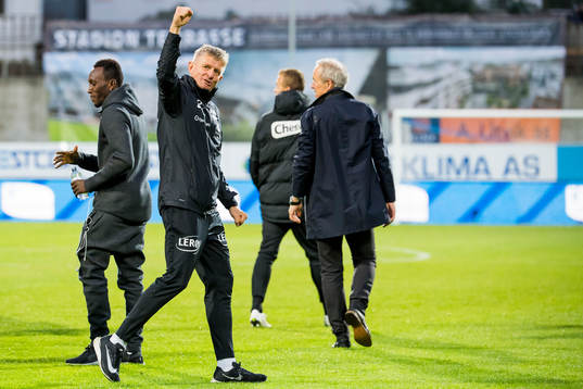 Daouda Bamba of Brann and Lars Arne Nilsen, head coach of