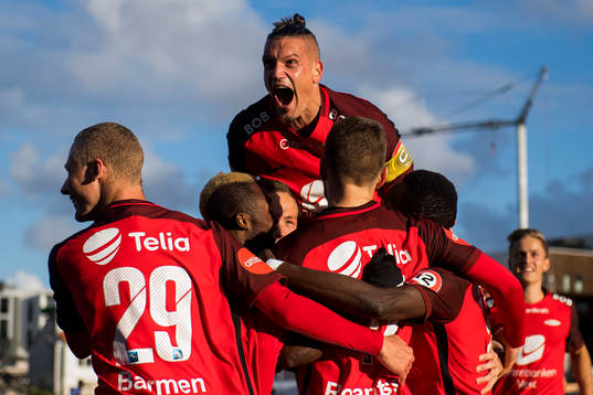 Gilli Rolantsson of Brann celebrates with his teammates