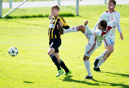 IFK Hässleholms Lucas Johnsson i matchen i division 2