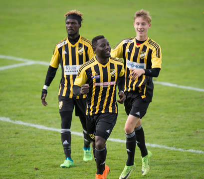 IFK Hässleholms Mike Andrew har kvitterat till 2-2 i