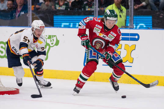 Djurgårdens Mikael Ahlén och Frölundas Tim Söderlund