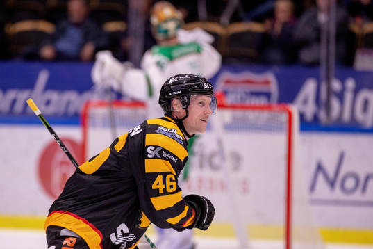 Skellefteås Mathis Olimb jublar
