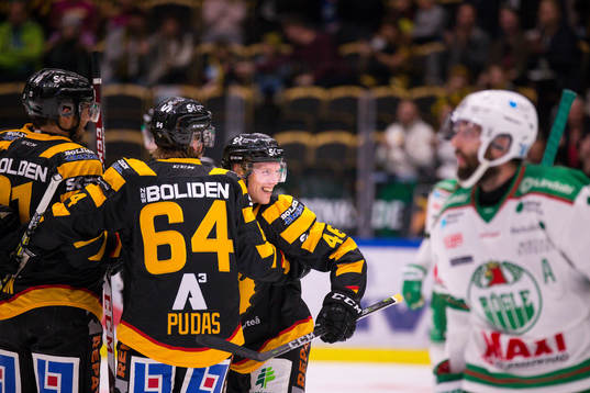 Skellefteås Mathis Olimb jublar
