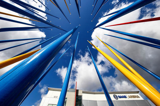 Utanför SAAB Arena