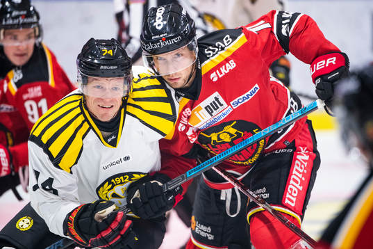 Brynäs Nicklas Danielsson och Luleås Petter Emanuelsson