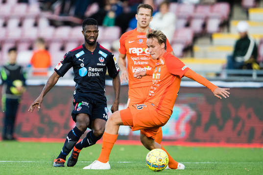 Helsingborgs Mohammed Abubakari och AFC Eskilstunas Robert