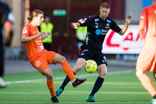 AFC Eskilstunas Christian Miljevic och Helsingborgs Markus