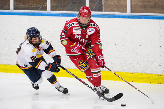 Djurgårdens Alice Östensson och Modos Maja Grundström