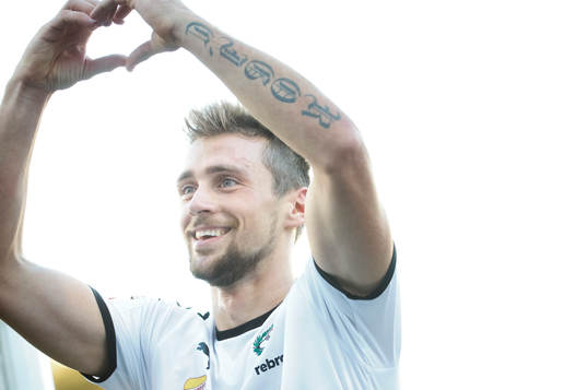 Örebros Filip Rogic gjorde 2-1 i slutminuten och jublar