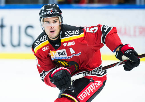 Luleås Karl Fabricius i ishockeymatchen i SHL mellan