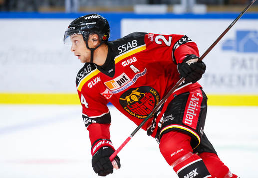 Luleås Johan Harju i ishockeymatchen i SHL mellan Luleå